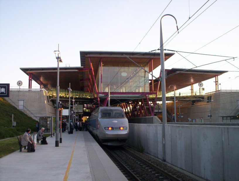 http://de.structurae.de/files/photos/wikipedia/Gare_de_Valence_TGV-1.jpg